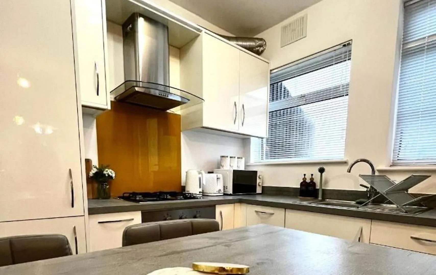 Apartamento Apartment-Sleeps4-Parking-Balcony Twickenham